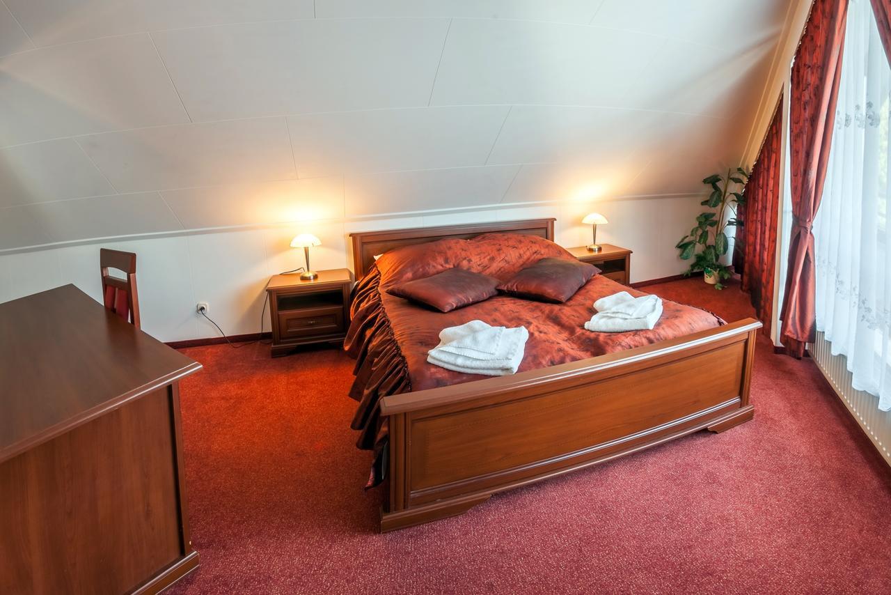 Hotel Jaskolka Ustron Extérieur photo