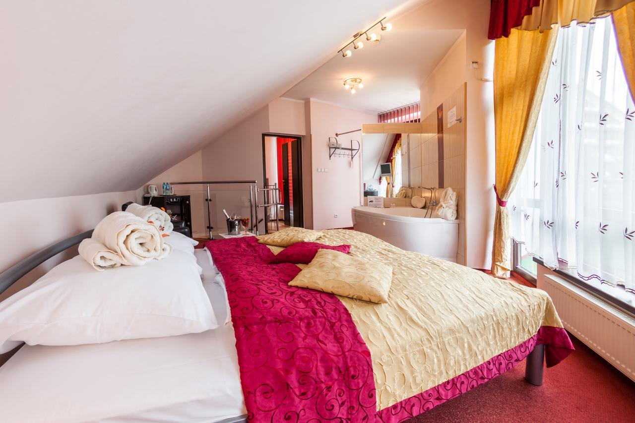 Hotel Jaskolka Ustron Extérieur photo