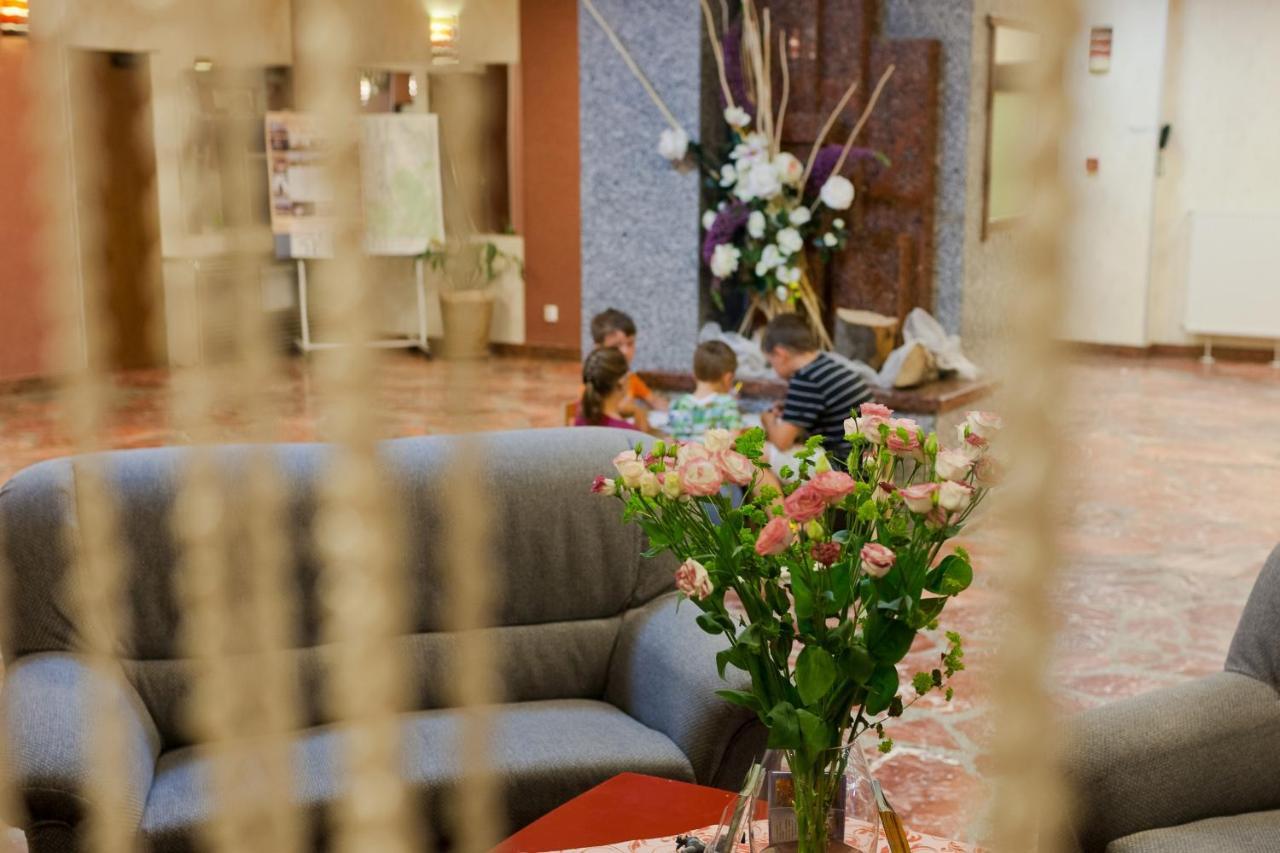 Hotel Jaskolka Ustron Extérieur photo